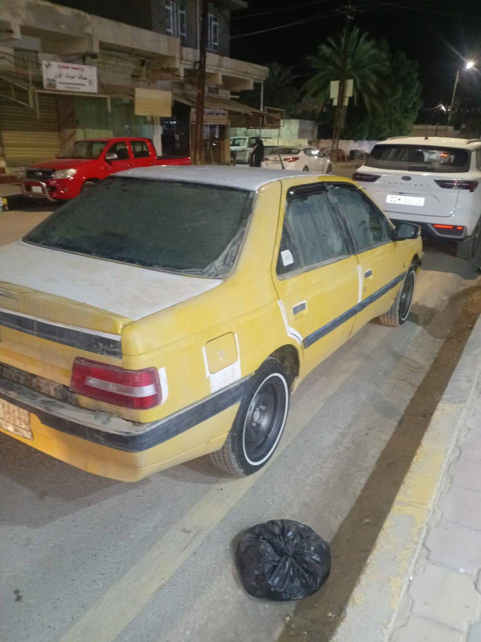 السلام عليكم من رخصت الدمن المحترم للبيع او مراوس بيجو لميس 405 موديل 12 رقم واسط سياره بلكارتون مكينه وكير وحداديه وكهرباء ودواخل وتبريد وتاير كله فول مابيه نقص ابد السعر 27 المكان واسط ***********
