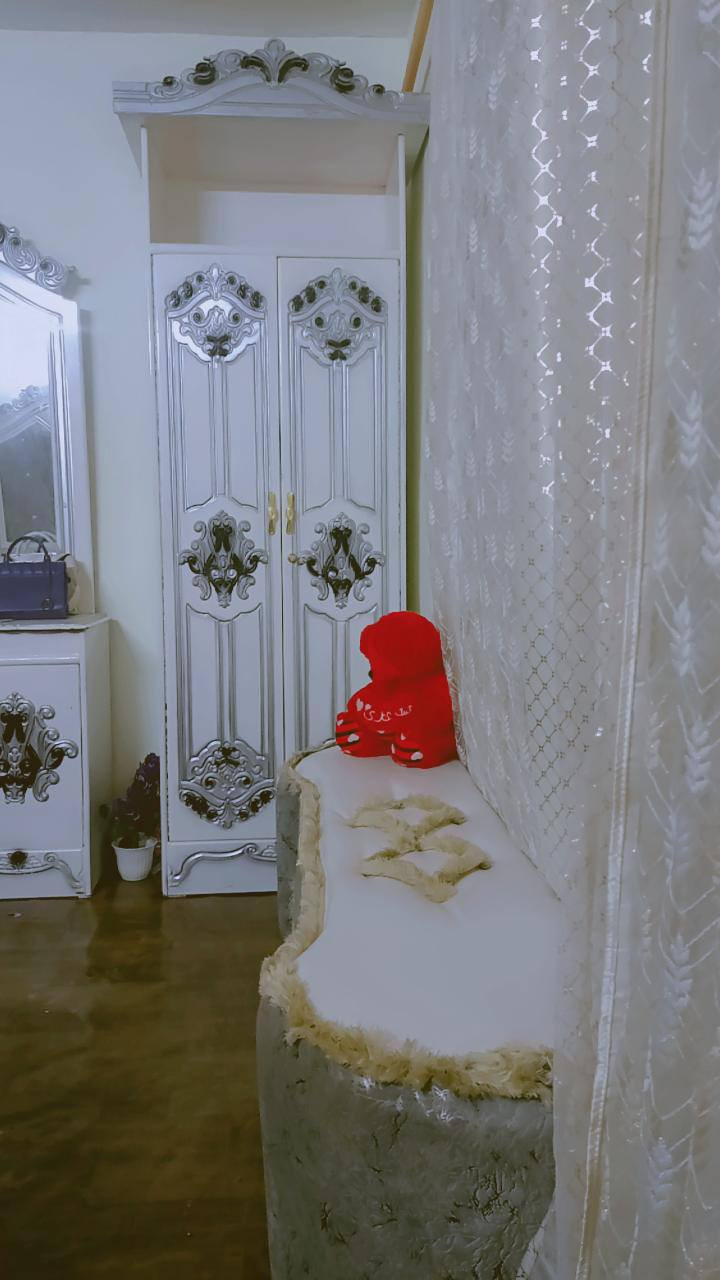 السلام عليكم غرفة مستعمل نضيف 9 قطع  السعر 900 ديالى بعقوبة *********** متوفر واتساب
