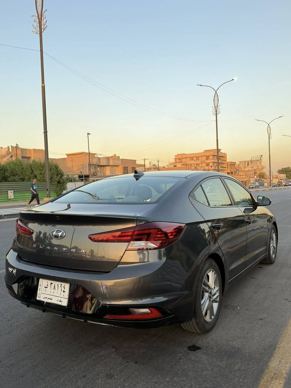 السلام عليكم النترا 2020 امريكي رقم بغداد انگليزي تحويل مباشر السعر ( 112 $) مكانها بغداد زيونه *********** 
سياره جديده بدون نقص تبريد ثلج صدر وتخم تاير جديد 
محرك 2000 دوش مكفول هوه والكير سياره بيها ٣ قطع صبغ بدون دواخل بدون تبديل وصور الحادث بلمنشور السياره ليبل واحد الشراي يتصل
