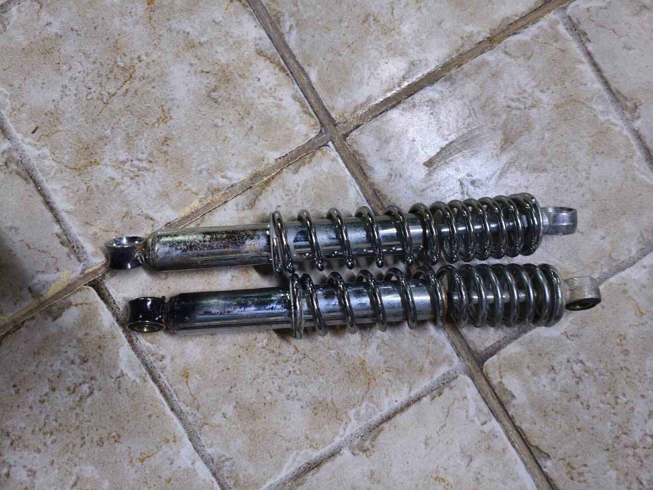 السلام عليكم 
تانكي هوندا أصلي وصفاحيات نظيف مابي زنجار السعر 10
كشن تايكر نظيف كلش 10 
دبلات زوج 10
درع لايت امامي 8
تخم اشاير وبگ لايت لد 15 كله شغال
مكاني واسط قضاء الصويرة


**إذا كنت صاحب هذا الإعلان وتريد حذفه لأي سبب، رجاءا أرسل رسالة إلى الدعم الفني**