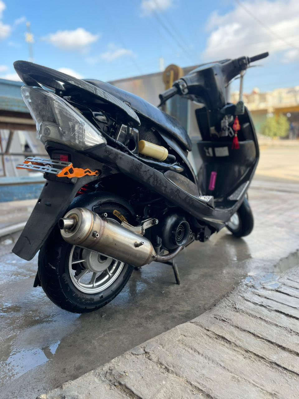 سلام عليكم
للبيع ماكس عدله 
دراجه بلاديه ختم واحد ويه الداخل والمكينه
مكينه مامفتوحه 
1بك لايت شفاف اصلي 
2صدر ار بي ام اصلي 
2كلج خلفي رياضي اصلي 
3صالنصه اف ام مو ستيل 
4ويل مشيف
مكان كربلاء حي العباس سعر 950وبيه مجال وهذاك رقمي ***********
