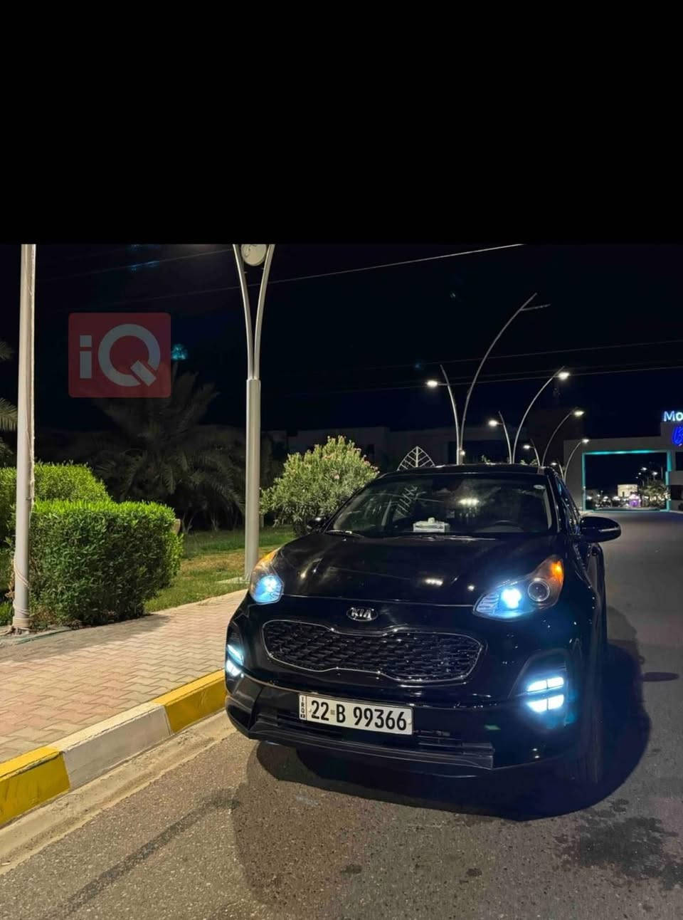 السلام عليكم
Kia sportage 2022

🔹 المحرك

 • 4 سلندر (4-Cylinder)

 • سعة 2.0 لتر

 • قوة 160 حصان

 • ناقل حركة أوتوماتيك 6 سرعات

💠استهلاك الوقود

8 لتر لكل 100 كيلو

� التجهيزات الخارجية

 •مصابيح أمامية LED 

 •شبك أمامي “Tiger Nose” المميز لكيا

 •مرايا جانبية كهربائية مع إشارات جانبية

� التجهيزات الداخلية

 • شاشة وسطية (8 إنچ)

 • بلوتوث + USB + AUX

 • كاميرا خلفية

 • تحكم بالمقود

 • مكيف عادي

� أنظمة الأمان

 •وسائد هوائية أمامية وجانبية

 • ABS مانع انغلاق المكابح

 • ESP نظام الثبات الإلكتروني

 •حساسات خلفية
 حادثها تبديل دعامية امامية فقط من دون دواخل 

السعر 185 وبيها مجال بسيط

العنوان صلاح الدين تكريت

للاستفسار ***********
