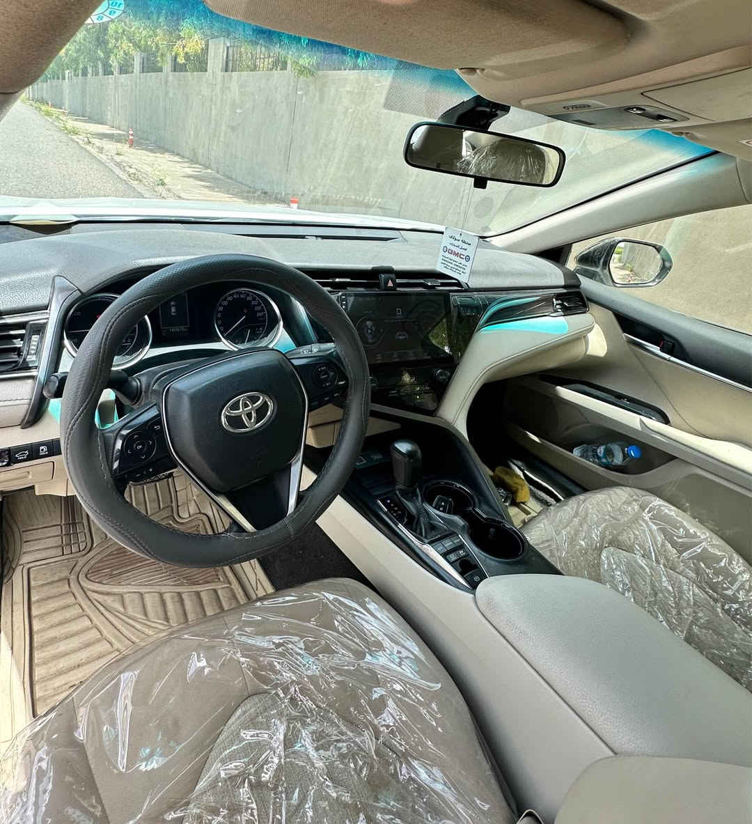 کوردی |عەرەبی 

🚗 تۆیۆتا کامێری ٢٠١٩ SE هایبرێد  (خەلیجی) 
 مۆدێل:2019
 جۆر: SE (مواسەفات خەلیجی)
 ڕەنگی ناوەوە: کرێمی
 کیلۆمەتری ڕۆیشتوو: 160,000 کلم
 ئێرباگ: نەتەقیوە
🛠️ دۆخی دەرەوە و بۆیاخ:
 تەنها دوو پارچە بۆیاخی هەیە (سندووق + چاملخی پشتەوەی لای سایەق).
📑 غەرامە:
 بڕی 9 وەرەقە غەرامەی لەسەرە (بە داشکاندن) دوای  مامەلە دەدرێتەوە .
💵 نرخ:
 175 وەرەقە و مەجالێکی کەمی تێدایە.
📞 بۆ پەیوەندی:***********

🚗 للبيع تويوتا كامري 2019 SE (خليجي)
 الموديل:** 2019
 الفئة:** SE (مواصفات خليجي)
 اللون الداخلي:** بيجي (كريمي)
 الممشى:** ماشية 160,000 كم
 الايرباك:** سليم (مامطكوك)
🛠️ حالة البودي والصبغ:
 * بيها صبغ قطعتين فقط(الجنطة/الصندوق + الجاملغ الخلفي صفحة السايق).
📑 الغرامات:
 * عليها غرامة 9 ورقات (بعد التخفيض/الخصم).
💵 السعر:
 175 ورقة وبيها مجال بسيط للشراي.
📞 للتواصل والاستفسار:
*********** أربيل, العراق
