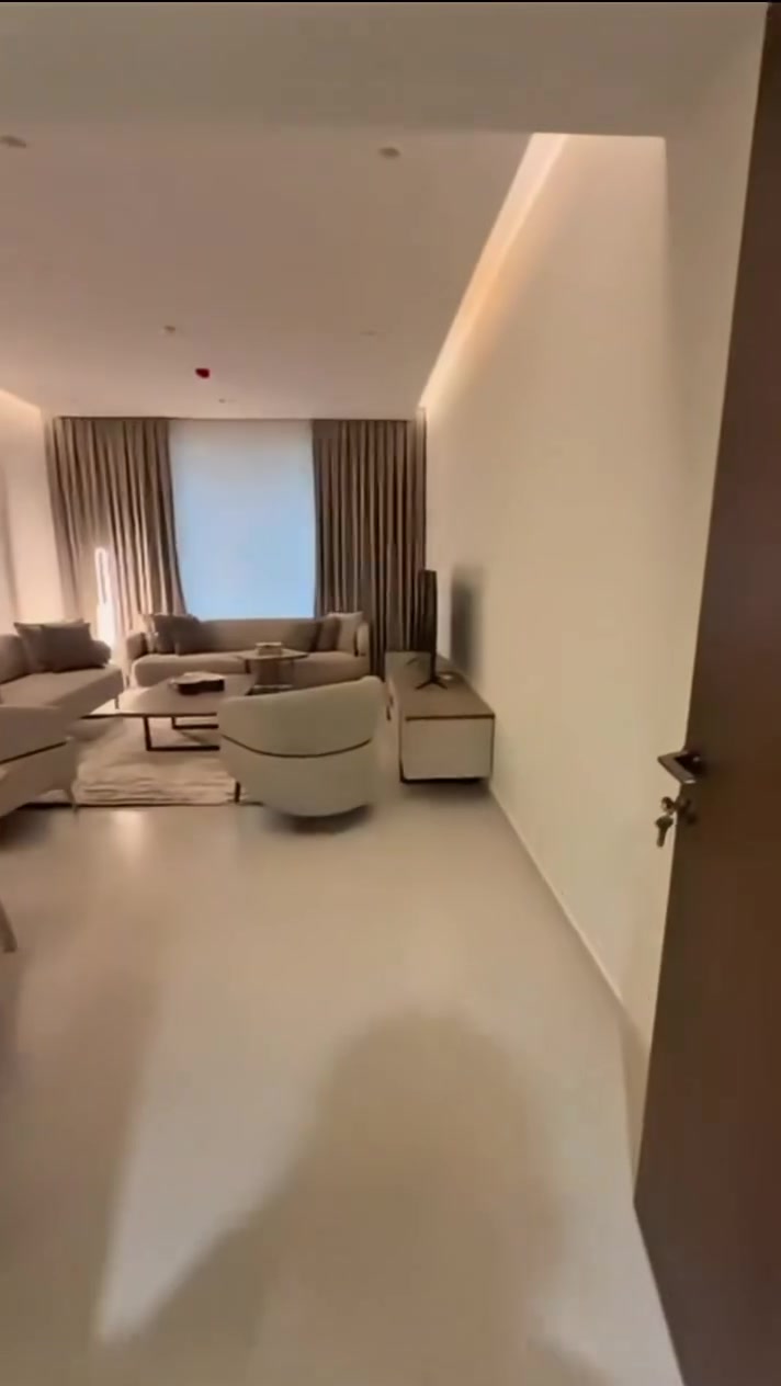 شقة للايجار في مجمع البروج السكني مؤثثة بلكامل vip

بناية صروح D – طابق ناصي  
مساحة واسعة 173م²
• صالة كبيرة
• غرفتين نوم (إحداهما ماستر)
• مطبخ مجهز بلكامل  
• تبريد مركزي
• موقف سيارات

مبلغ الايجار : 1600$ 
مقدم 6 اشهر 

📞 للتواصل والاستفسار: ***********
شركة نبض بغداد للتسويق والوساطة العقارية
نستقبل جميع عروضكم: بيع – شراء – استبدال – إيجار (سكني، تجاري، خدمي)
