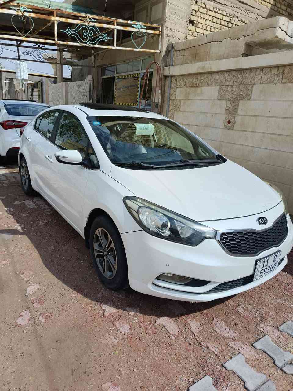 السلام عليكم
سيراتو موديل 2013
رقم بغداد باسمي فول ومكفول 
مكانه السماوه
ماشيه ١٤٧
مكينه ١٦٠٠٠ 
للاستفسار ***********
