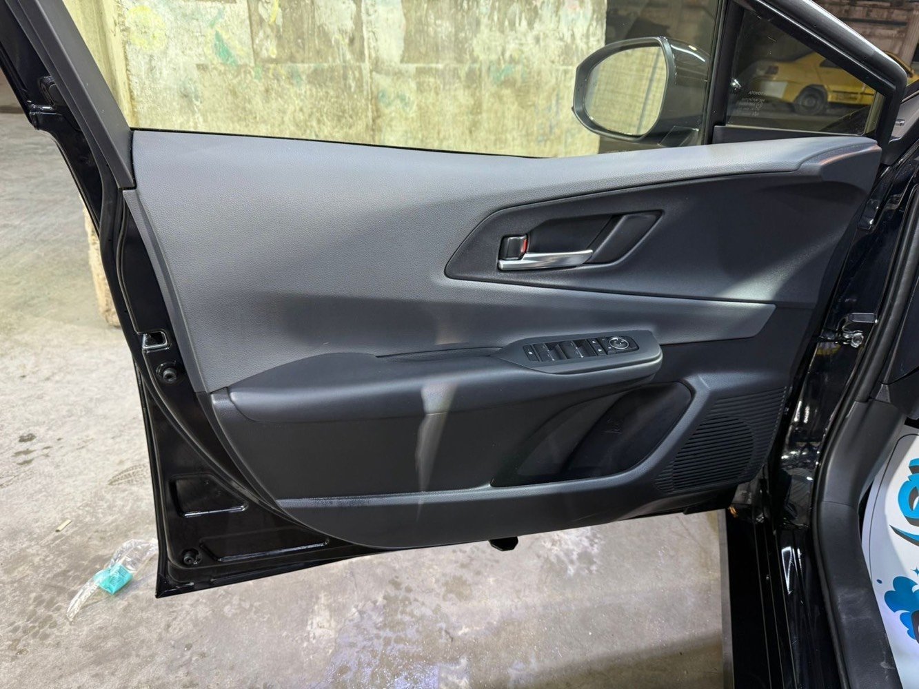 ‭***********‬ بغداد حي جامعه

السلام عليكم ورحمة الله وبركاته تويوتا بريوس XLE

موديل2024  الشكل الجديد كلياً

 اللون اسود خارجي داخل ابيضّ حليبي السيارة خير من الله 

متصرف عليها ربع 

الضرر فقط تبديل الدعامية  اصليه +صبغ دعاميه. خاليه من صبغ

- المواصفات:-

- سعه المحرك 2000 + محرك هايبرد 

-شحن ذاتي

-كشنات جلد حليبي 

-تدفئة كشنات

-السيارة ماشية ٣٠٠٠ 

- التفويلة تمشيك البانزين 650  كيلو والهجين 1000

- هندبريك بصمة

-تشغيل عن بعد 

- مانع انزلاق 

-4 حساسات امامية

-4 حساسات خلفية

- تحديد مسار 

- مثبت سرعه

- قياده ذاتيه

- مصابيح زينون

- رادار امامي

-رادار خلفي

-رادارات جوانب

-توقف عند عدم الانتباه امامي + خلفي

-السيارة اربع انضمه سبورت وايكو وكوستوم ونورمال

- شاشه كبيره

-