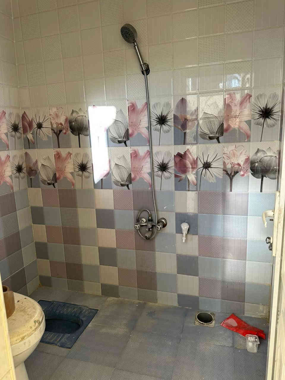 ياالله 

يوجد لدينا بيت للبيع حي ميسان شارع الجامع قرب الكيات والسوك والمستوصف طابق ونص مربع 100 متر يحتوي على غرفه وصاله واستقبال ومطبخ وصحيات والطابق الثاني يحتوي على غرفه وصاله ارضيه بورسلين جدران سيراميك سقوف سي إن سي البيت كلش حلو ومرتب السعر المطلوب 

97مليون قابل للتفاوض 

للاستفسار والمعلومات الاتصال بنا ع الارقام التاليه 

***********

***********

***********

او مراجعه مكتب ألروان للوساطه العقاريه والمقاولات العامه 

عنوان المكتب حي ميسان ع الشريط قرب صيدليه الشراع 

عندك بيت عرصه للبيع راسلنه وات ساب وتدلل
