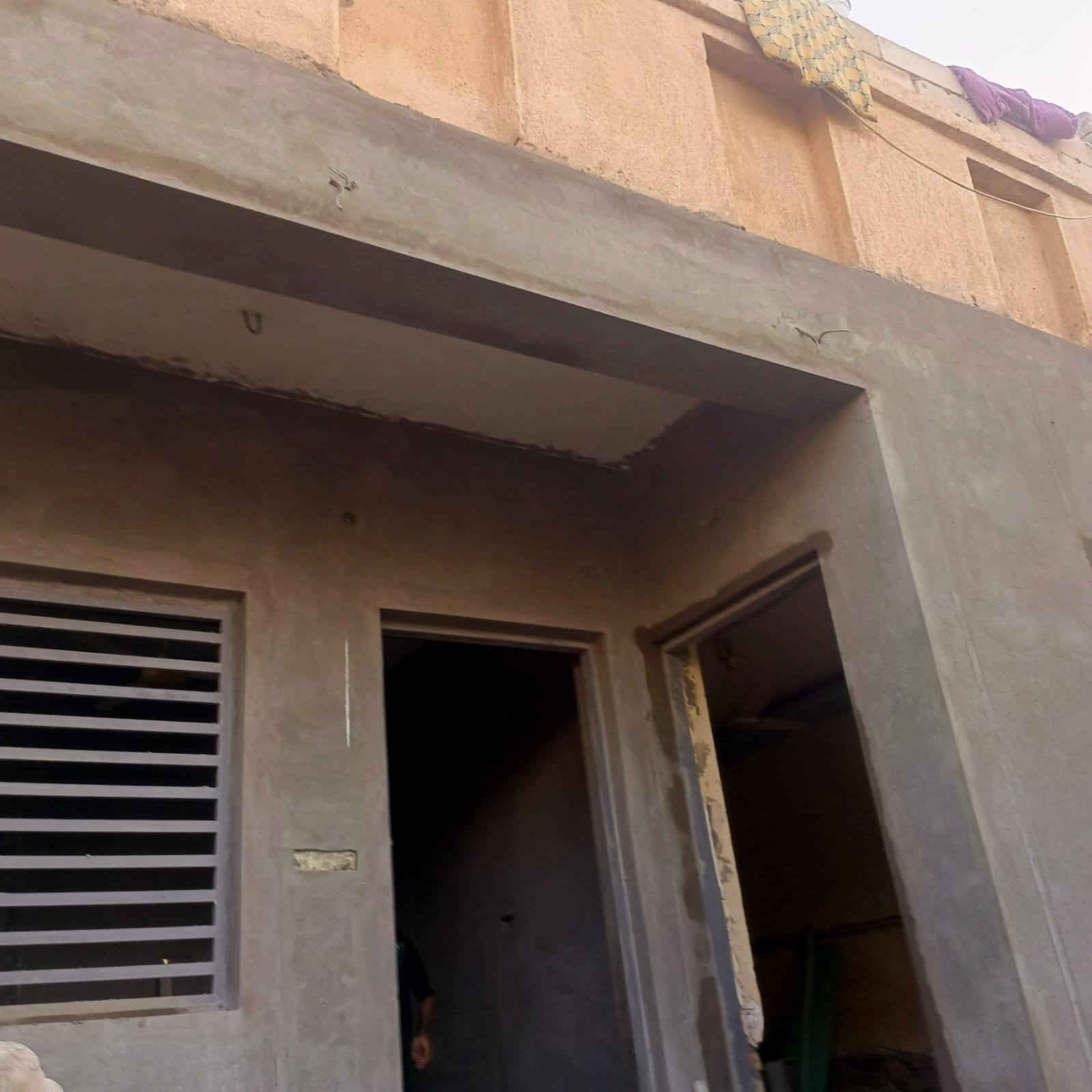 السلام عليكم لباخ متفرغ لبخ سميت وجص ونثر مخمر على المتر مكطوعه‏‪***********‬‏
