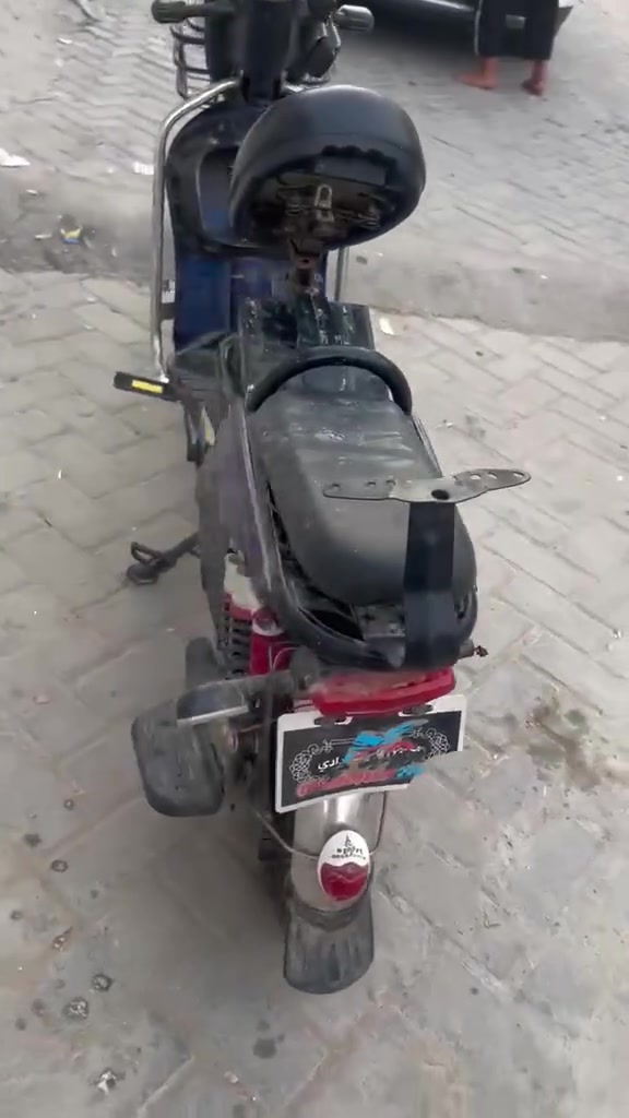 سلام عليكم دراجه شحن دراجه يرادلهه عقل دراجه نضيفه مكاني بغداد مدينه الصدر
رقم هاتف ***********
