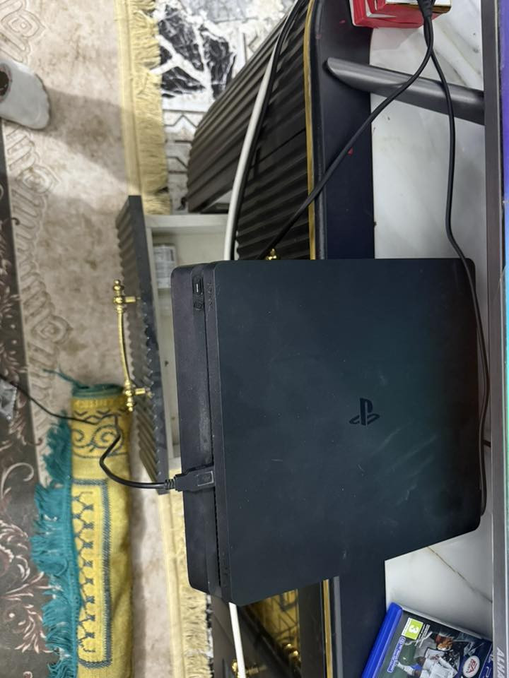 بلي فور للبيع كامل ملحقاته وياه قرص حرب السعر خاص  الموقع الناصرية مركز
***********
