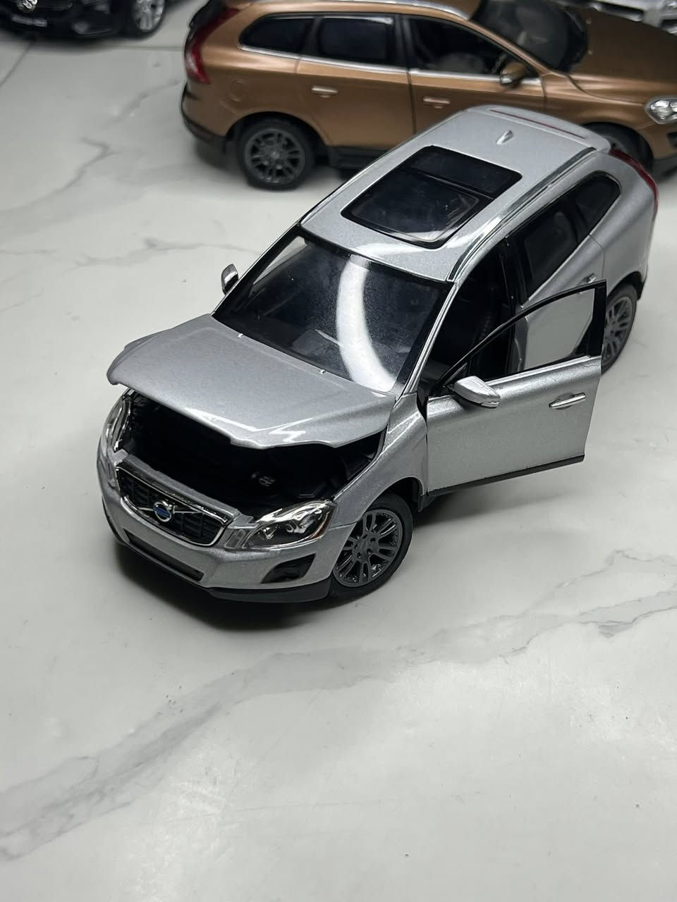 متوفر الان ⌚️

مجسم فولفو XC60 
من شركه RASTAR
مقاس 1/24 

للتواصل : ***********
حساب تيك : diecastbaghdad0
انستا : diecast_baghdad_1
فيس بوك  : طه جمال العامري
