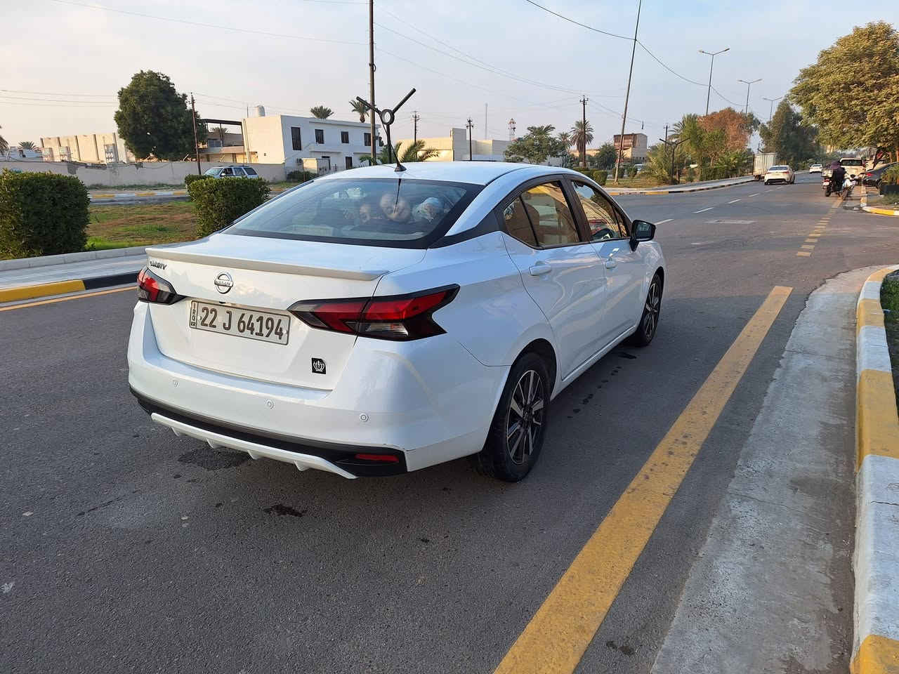 السلام عليكم للبيع نيسان سني مكسيكي خليجي موديل 2021 ابيض رقم اربيل الجديد سنويه ما ساقطه بسم عربي تحويل بشرط مكفوله من الصبغ والتبديل واليارد فقط قبق الصندوق مبدل بلادي ومصبوغ اثر طخه جدا بسيطه بدون اي دواخل محرك كير مكفولات شاشه كاميرا حساس خلفي شاشة اعطال مري شفط وباقي مواصفات السني المعروفه مكان السياره بغداد نفق الشرطه  السعر 120 مجال بسيط للإستفسار ***********/ ***********
