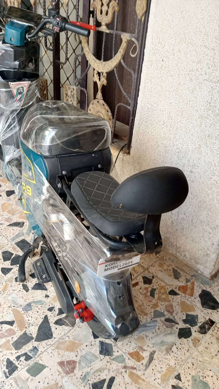 السلام عليكم عندي دراجة شحن للبيع مستعمله قليل دراجةجديدة اخت الجديده موديل 2024 بطاريات نضيفات عمر سيباية وشاحنة ولايته زنون الدراجة نضيفة الله شاهد وتجي وتفحص السعر 350وبيها مجال الشراي الاتصال على الرقم *********** مكاني بغداد مدينة الصدر
