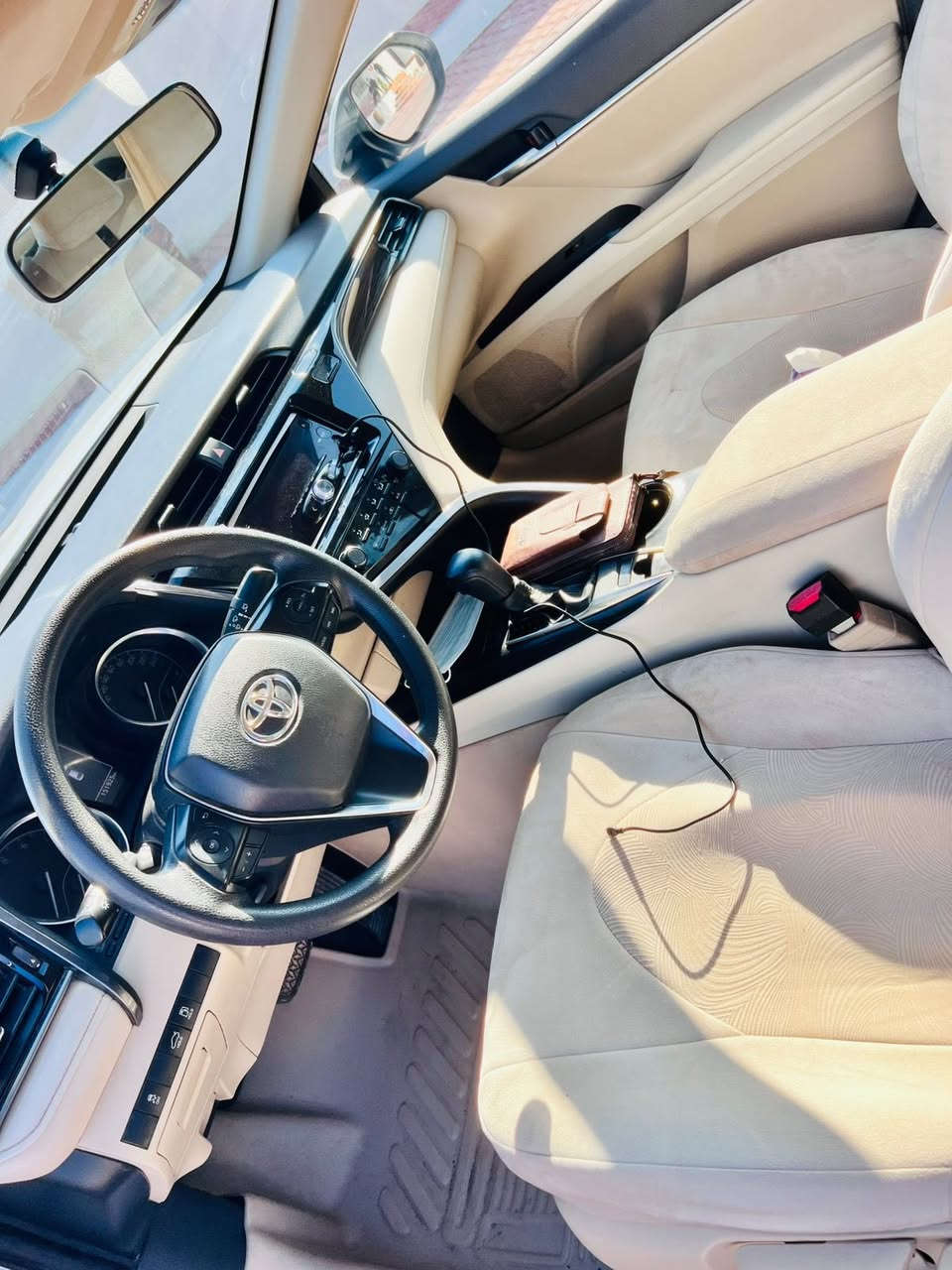 السلام عليكم كامري 2020 خليجي LE السياره كلين ماشية 152 الف كليو بيها  محرك كير شرط رقم اربيل 

السعر 197 وبيها مجال ***********
مكان السياره الشرقاط
