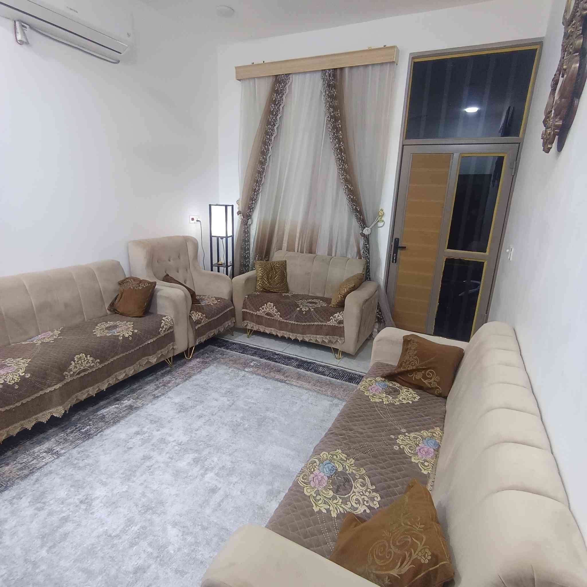 السلام عليكم
للبيع مشتمل 100متر طابق واحد كامل في الخاجيه البلديات سعر 130
للاستفسار اكثر ***********
