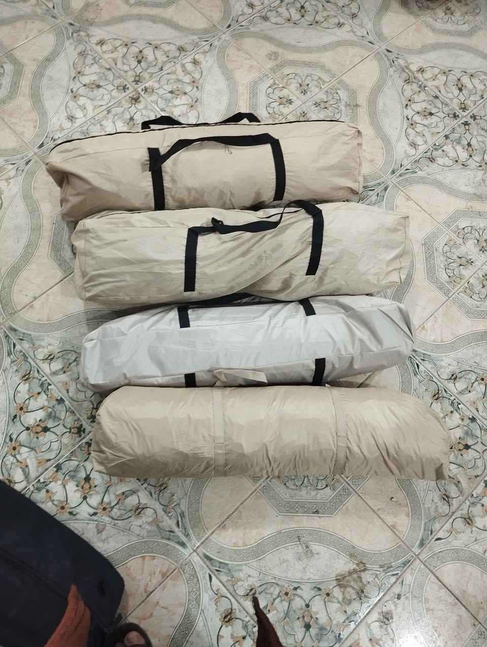 غراض تخييم جديد علق ويجيك السعر
***********
