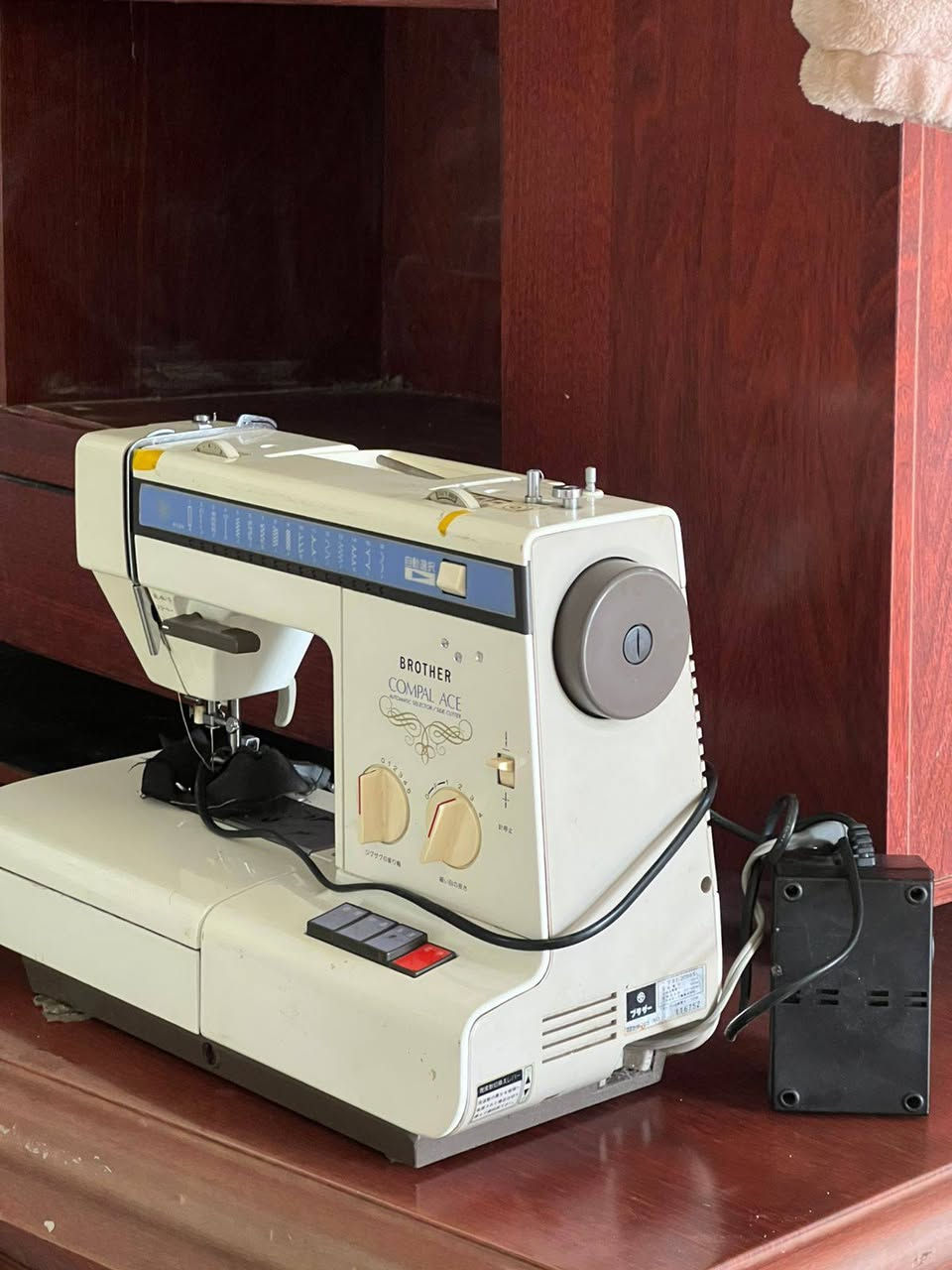 مكينة خياطه براذر استعمال قليل جداً نظيفه 
ما بيها اي ضرر وسعرها ١٢٠وبيها مجاال


**إذا كنت صاحب هذا الإعلان وتريد حذفه لأي سبب، رجاءا أرسل رسالة إلى الدعم الفني**