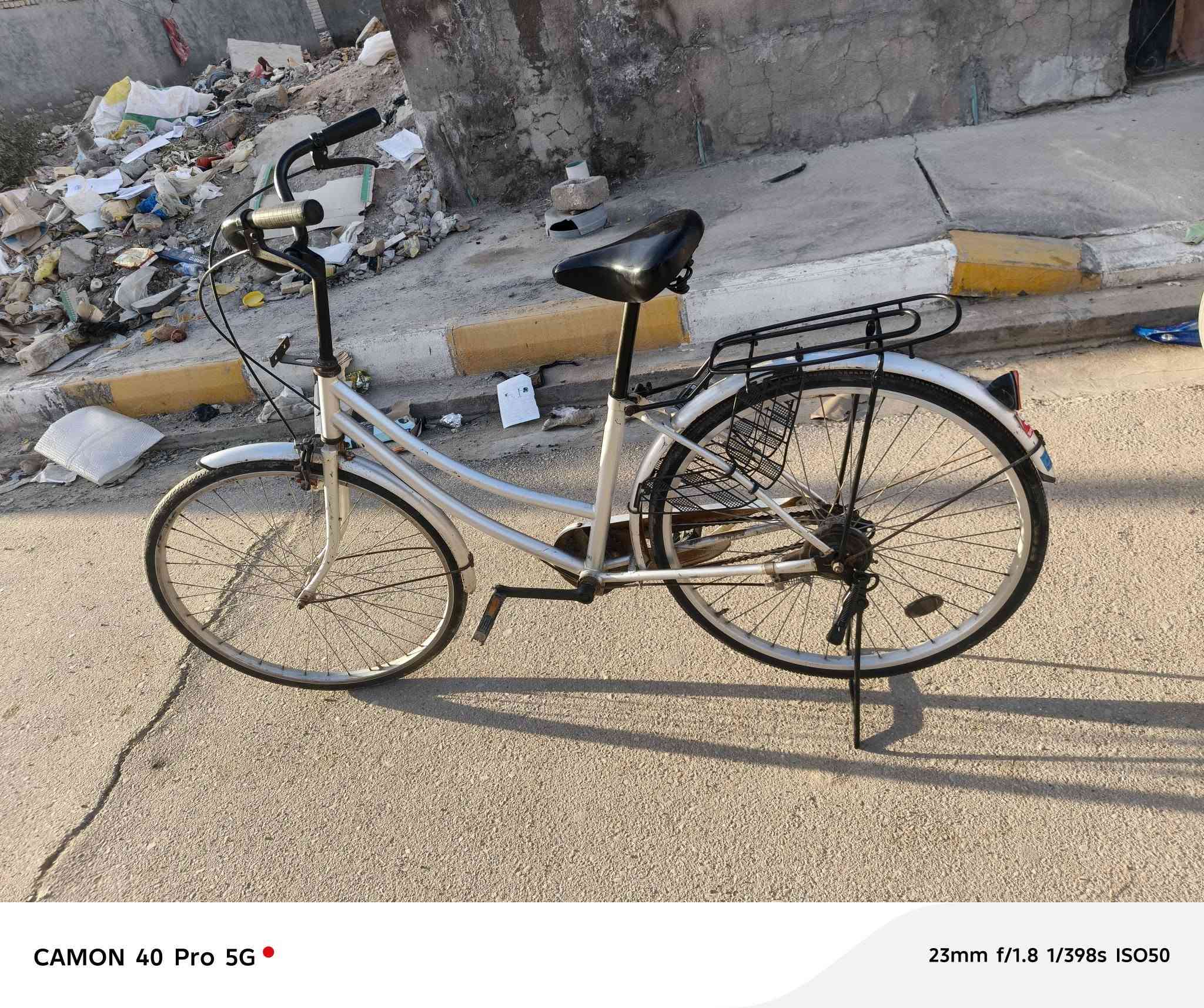 بيسكل للبيع مكاني الغراف السعر ٨٥ نضيف كلش الاستفسار الاتصال على رقم
***********
