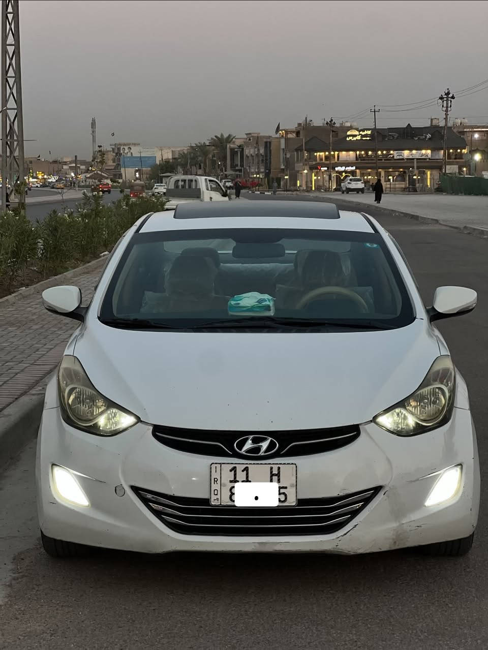 السلام عليكم النترا 2012 خليجي 
ماشية 158km
رقم بغداد الجديد باسمي رقم مميز وحلو
السيارة فول مواصفات 
حساسات خلفية
فتحة 
تحكم ستيرن 
كروز سرعة 
تخم ويل كب
كاملة عل اخر حباية وكلش نضيفة
 واحلى من الصور بل حقيقة
 بدون أيـي نقص 
قبل كم يوم مسويلهة ادامة للسيرفس ومنضومة بانزين كاملة وتخم تاير جديد فة معايزهة شي الحمدالله 
السيارة بيهة طخة بل بابتين ومصبوغ عل كد المأشر علية 
السعر 102$ وبيهة مجال
عنواني بغداد حي الجهاد 
***********
