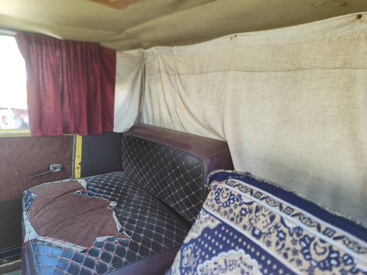 سلام عليكم سكس فالفو للبيع موديل 80 محرك بي خيط بخار بدون تنقيص كير 4×4 فقسه شاصي مكفول مجموعه فراشه 14 خفيفه طياره بدي نضيف فول قماره حلوه سياره حيل مرتبه رقمها بغداد كامل باقي ع البصمه تخم تاير نقص بس زوج

 ***********
