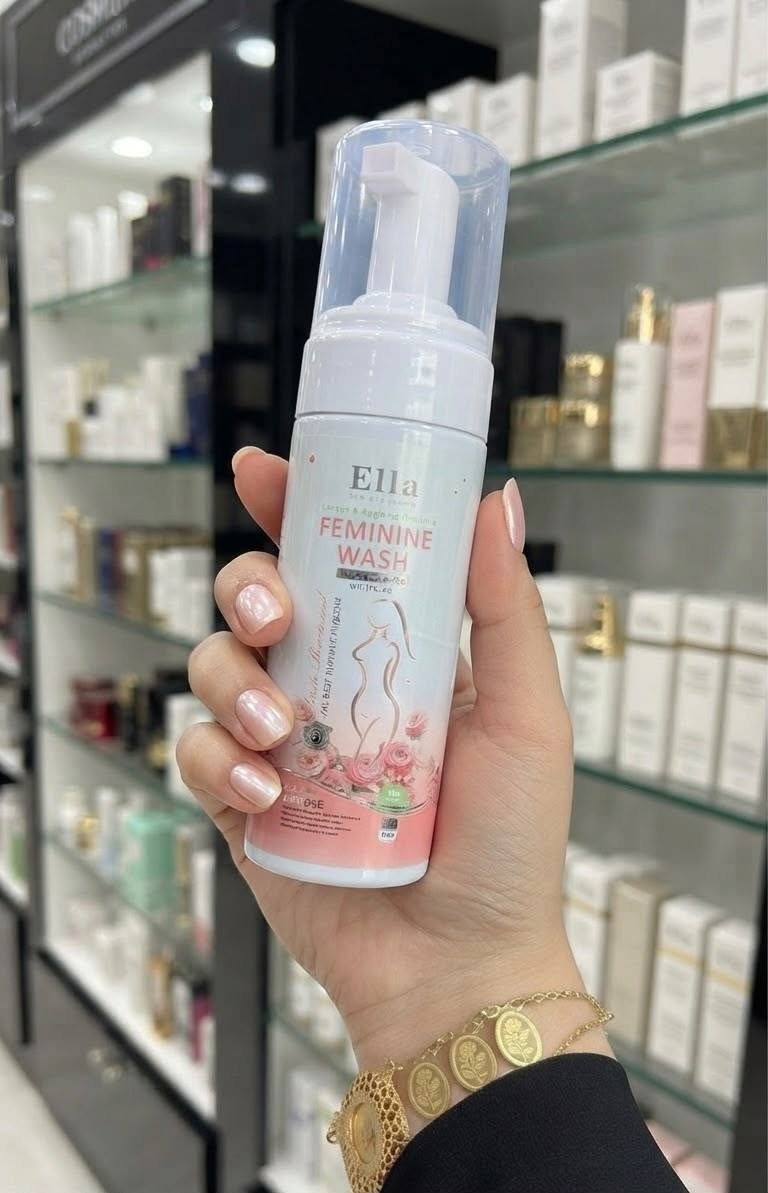 دللي نفسكِ بلمسة من الطبيعة.. 🌸لأنكِ تستحقين الأفضل، نقدم لكِ غسول "إيلا" (Ella) للعناية الشخصية. تركيبة غنية بخلاصة الورد الطبيعي صُممت خصيصاً لتمنحكِ شعوراً بالنظافة الانتعاش والتفتيح الذي تبحثين عنه توازن مثالي لـ pH بشرتكِ الحساسة.
 حماية لطيفة ومواد طبيعية لترطيب ونعومة تدوم طوال اليوم.
 ثقة مطلقة وانتعاش يومي لا يضاهى.
لا تترددي، اطلبي قطعتكِ الآن وأضيفي روتين العناية الخاص بكِ لمسة من الدلال
للحجز والاستفسار راسلونا على الرقم
***********
عنوان بغداد كميره مجمع وكوزمتك احمد النداوي
