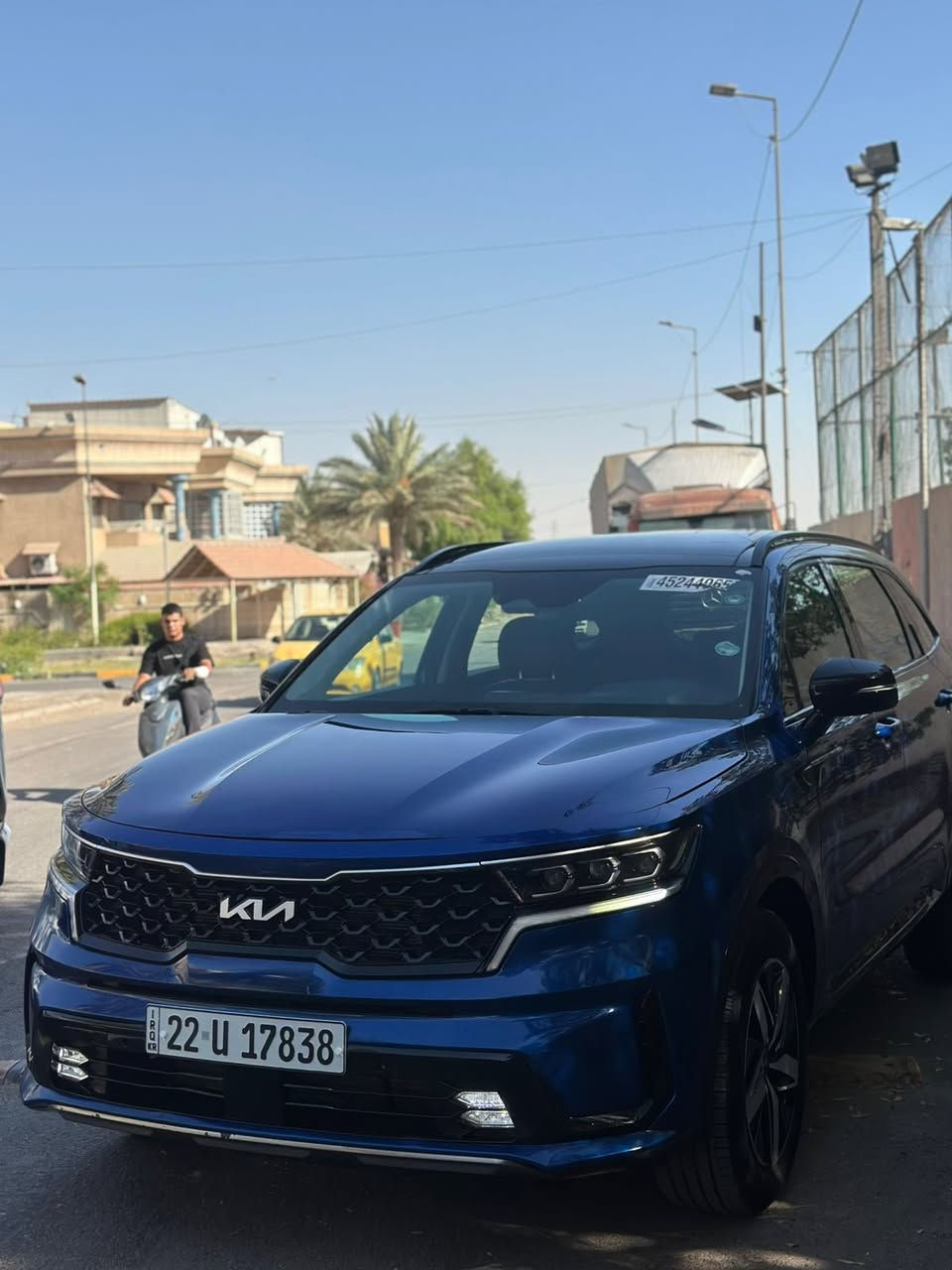 كيا سورنتو 2023 مواصفات S فول
بصمة تشغيل عن بعد 
بنوراما كشنات جلد 
كشن كهرباء تدفئة كشنات 
رادار امامي تحديد مسار تنبيه تصادم
جانبي نقطة عمياء 
شاشة كبيرة GPS 
وباقي المواصفات المعروفة 
❗️السيارة بدون صبغ بدون تبديل ايرباك ❗️
فقط دعامية امامي واضح بلصور 
ماشية 13 الف فقط 
بأسمي تحويل مباشر
السعر 225 ورقة 
مكاني بغداد
***********
