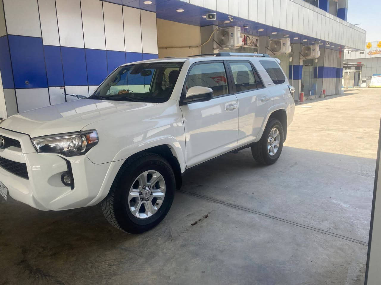 السلام عليكم فور رنر بيضة ٢٢ بيها جاملغ وبنيد ٥راكب توويل مرقم بغداد ٢٨٠ للاتصال ***********
