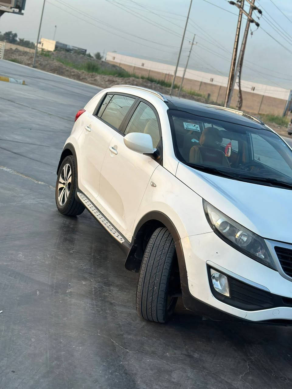 السلام وعليكم 
كيا سبورتج 2012 خليجي.
مكينة 2400 دوش 
 كير 6 نمر مكفولات .
تبريد تدفئة  كهربائيات كلهن شغاله 
بانوراما  شغال ثلاث تحكمات
سياره بيها باب السايق صبغ بدون اي دواخل
سنويه لل 2027
مكانها قضاء الصويرة 
اتصل ع الرقم وتدلل
***********
واتساب متوفر
