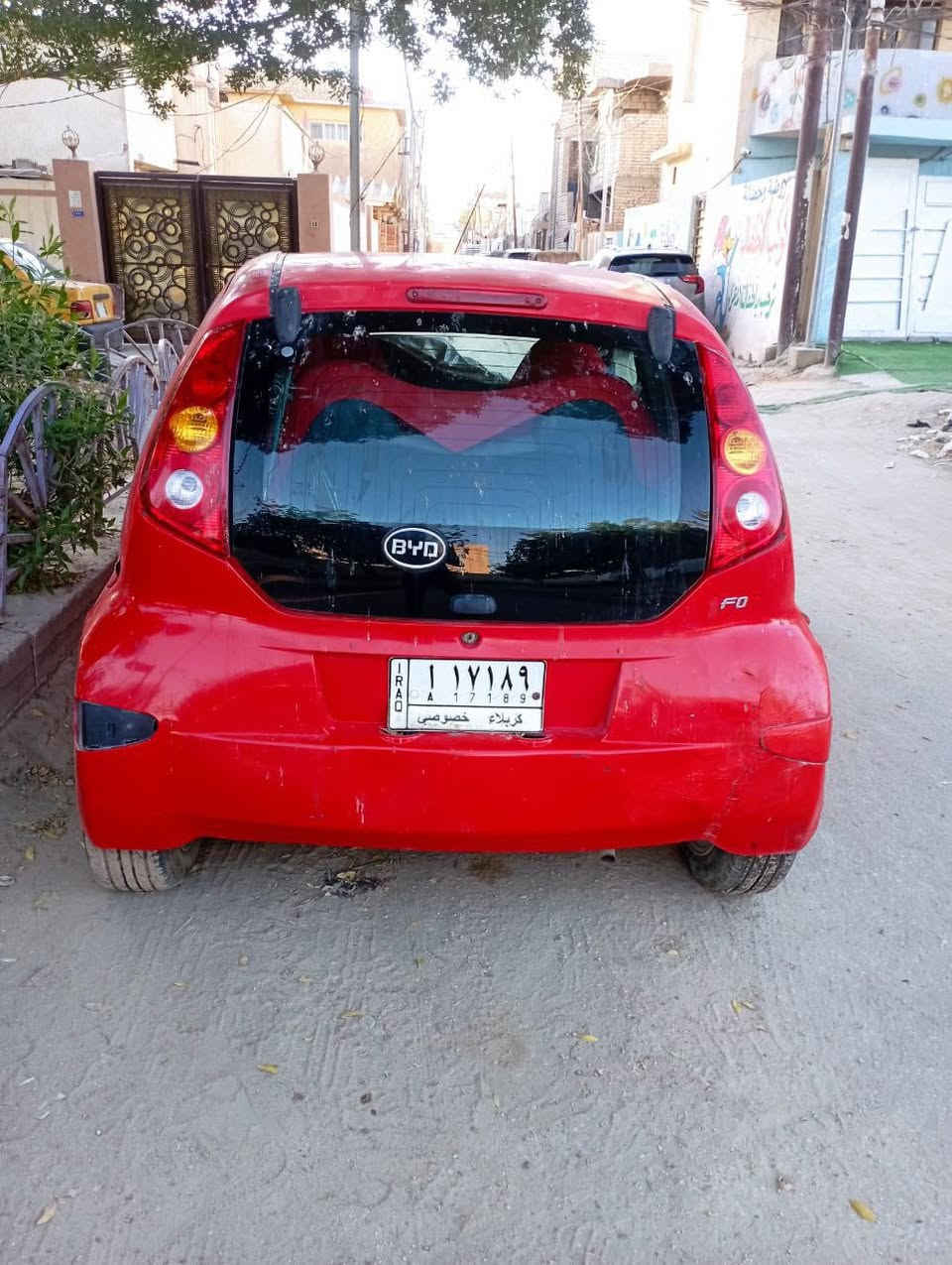 للبيع byd f0 موديل 2013 كير عادي السياره مكينه وكير زينات بس المكينه بيه شويه نضوح زيت من الاسفل الكير سليم التبريد شغال ممتاز دواخل نضيفه تخم اطارات نضيف حداديه نص عمر البدي من الخارج متوسط واضح بالصور بيه ضربه بالبجم من اول مااخذته والسياره مصلحه وجاهزه ومابيه مشاكل رقمه كربلاء ومكانه كربلاء 
باسم ولد ماعنده مشكله وجاهز للتحويل 
وشرط مباشرتا عقد مروري حتى تحول وتخلص اخوان ابيع هل الموجود رجاءا لان سعره مناسب الك يمي فقط تحويل الملكيه سعره ب 22 وبيه مجال بسيط بعد المعاينه 
***********
