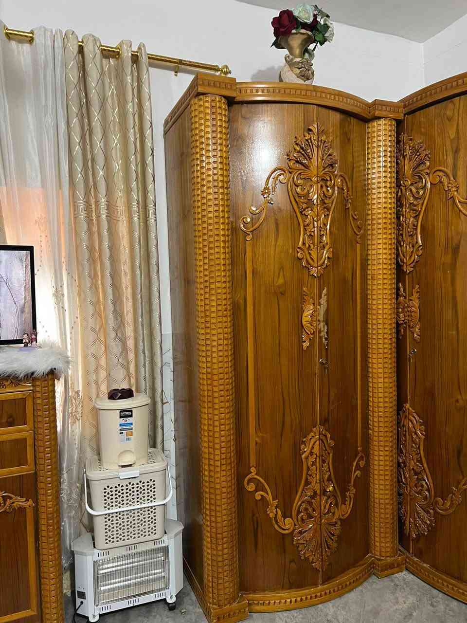 غرفه نوم نضافه فول مستخدمه 6اشهر السعر
مليونين وستميه بيها مجال شي غليل المكان جنوب الموصل ناحيه القياره قريت ازهليله ***********
