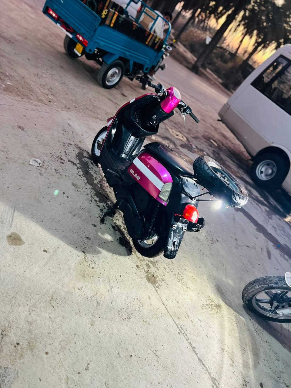 سلام عليكوم بوليسي البيع دراجه حلـِۈۋ‏وھّ وناعمه ونضيفه كدامك شوفه شلون نضيفه وحلوه كابريته مونوزل مكاني حله سياحي سعر550وبيه مجال لاتكسربسعربتعاليق تَعاّإاّإلّ خاص وبيك خيروتدلل متوجدعل خط وتساب فيس دراجه مزوده55دراجه فقط درجه كلشي مابيه غيرتزويدهندرسلف لاتنقص دهن لاتبخر كلشي *********** غيرتزويدكلشي مابيه كهربائيات اشايركلشي شغال
