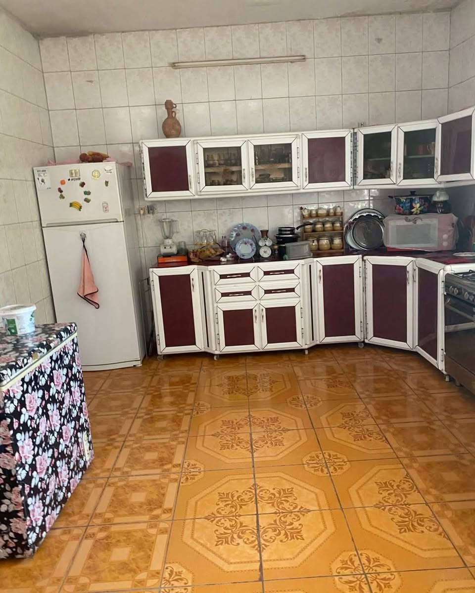 🏠اعلان اعلان
دار للبيع
موقع مميز
~~~~~~~~~~~
طابو ملك صرف
~~~~~~~~~~~
دار قديم قابل للسكن
~~~~~~~~~~~~
📐المساحه:-200 م
📐الواجهة :-10م
~~~~~~~~~~~
📍الموقع :حي المنصور موقع مميز
بين طريق بغداد و شارع القدس
~~~~~~~~~~~
💸السعر :-علق ب(تم) يوصلك السعر
~~~~~~~~~~~
الطابق الاول  يحتوي:-
كراج +حديقه +استقبال +مطبخ +
غرفتين نوم+هول +صحيات
~~~~~~~~~~~
للاستفسار اكثر الاتصال على
***********📱
~~~~~~~~~~~
نستقبل جميع العروض 
🏠السكنيه  🏛️التجاريه
