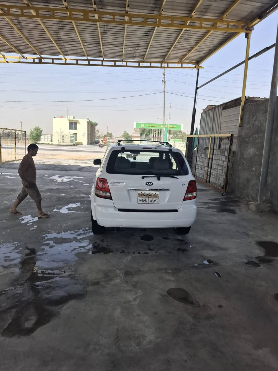 سلام عليكم اخوان من رخصت الادمن سورنتو خليجي 2006  محرك 3500 بيها خيط بخار مكفوله كفاله عامه بيها شويه طخه بخشم البنيد ومامسويها باقيه ع شوف العين فول موصفات فتحه كشنات جلد كامره شاشه جبيره حداديه 70 بالميه السعر 90 وبيها مجال حك الجيه مكان السياره النجف الاشرف ***********
