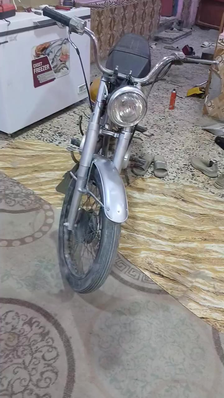 دراجه ايراني نامه شلامجه 
مكينه ما مفتوح منه برغي الله شاهد 
كلك بدون اوراق 
سعر 300الف وبيه مجال 
الرقم ***********
مكان كرمه علي 
اكفلك عشاير فقط
