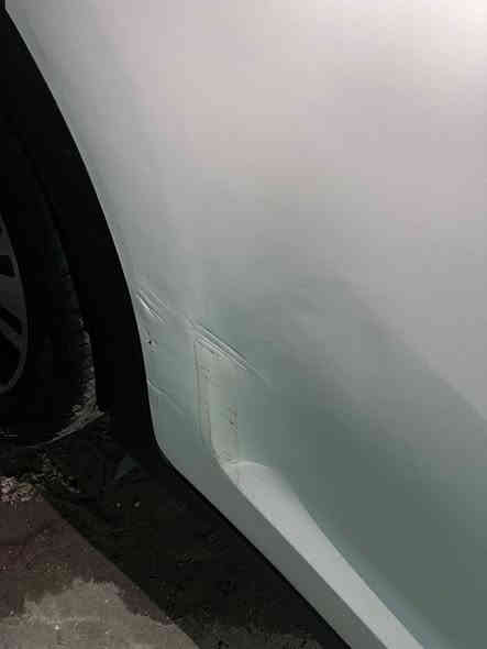 السلام عليكم
سبورتج Vip فول محرك 2400  بيها  بارد باب الصدر و باب الخلفي و نص الجنطه صبغ ماشيه ١٨٨ الف كم السعر ١٦٠  سيارة جيراني وكلفني انشرها وهذا رقمي ***********
