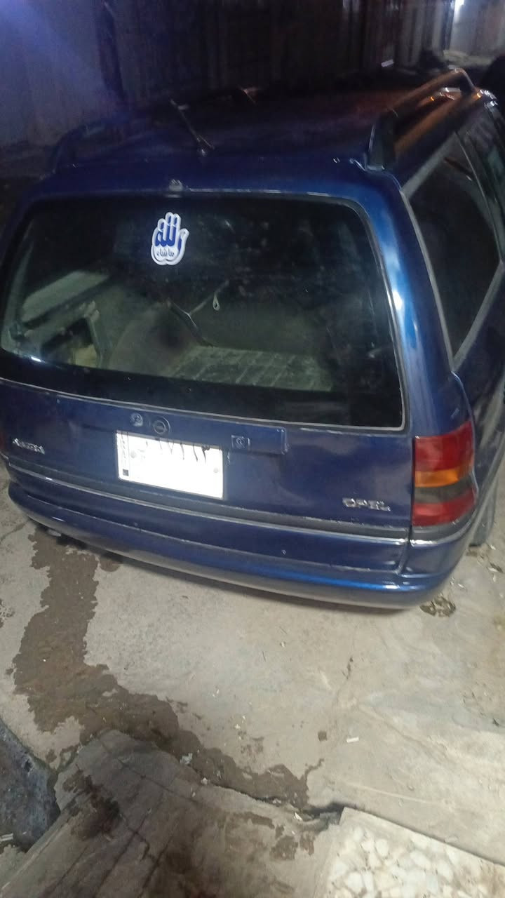 سياره استرا موديل 92 شرط تحويل او وكاله السعر 55 ورقه وبمجال شيء بسيط الرقم *********** رقم نينوى مشروع وطني
