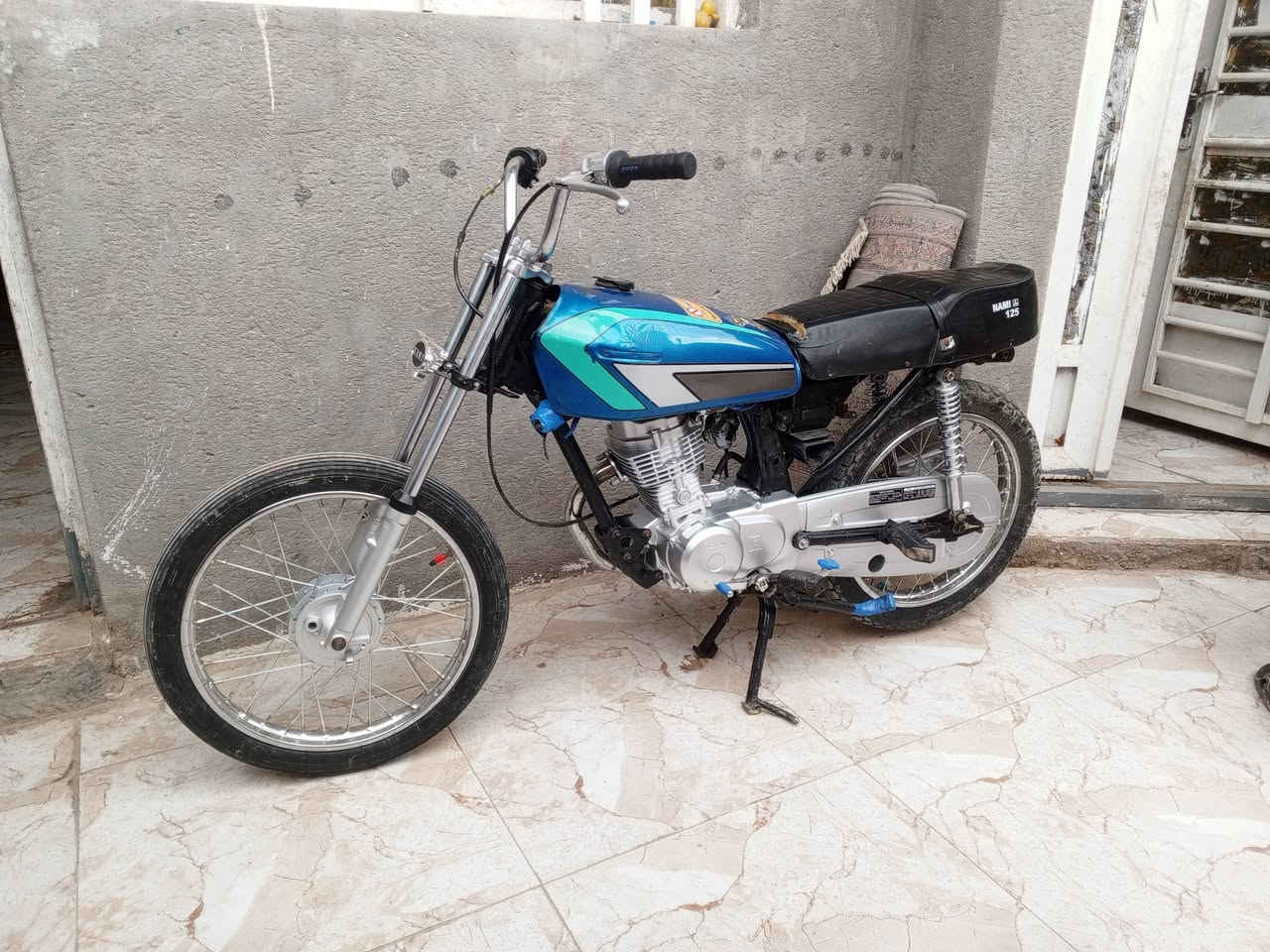 سلام عليكم شباب دراجه وراق لمحرك صارله ٣من شاده كله جديد سعر خاص هاذه رقمي ***********
