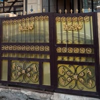 للبيع باب كلش نضيفة ما بي زنجار ابد مكاني بغداد للاستفسار 07738310845