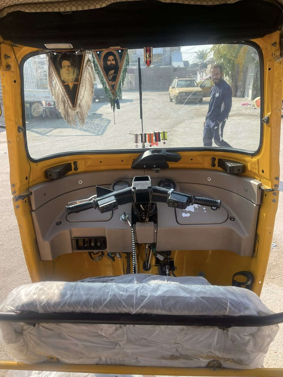 السلام عليكم من رخصت الادمن تكتك للبيع موديل 20 شهر 12 لوحات إنكليزي و رقم و سنوية باسمي ثاني يوم تحويل بغداد فقط الهاتف ***********
