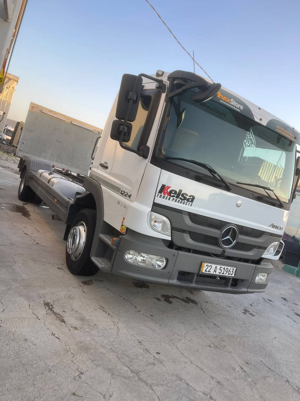 Atego 1224.  2006. الجديدة سيارة فول مواصفات عنوان سليمانية *********** سعر نهاية. 240 $$

