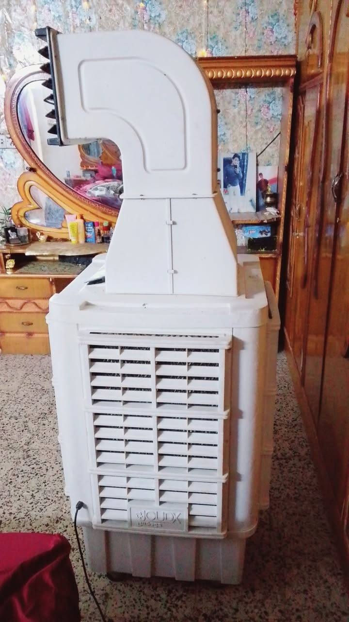 السلام عليكم مبرده كونفيره ما مستخدمه موسم واحد حسبه النظافه 80/ب100 سعر 300 /////.  ***********
