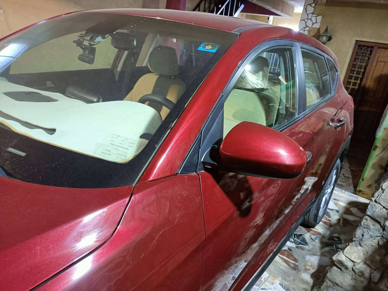 السلام عليكم توسان 2019 وارد امريكي بغداد دولي بأسمي السياره جديده  واحلى من الصور استخداد شخصي ماشيه 41 حادثها حلو جاملغ وريع البنيد ويل كب سبير مانازل تدفئه تبريد ماناقصها اي شي وبالعافيه على الياخذها العنوان بغداد الشعب مبايل ***********  السعر 160 وبيها مجال ان شاء الله ،
