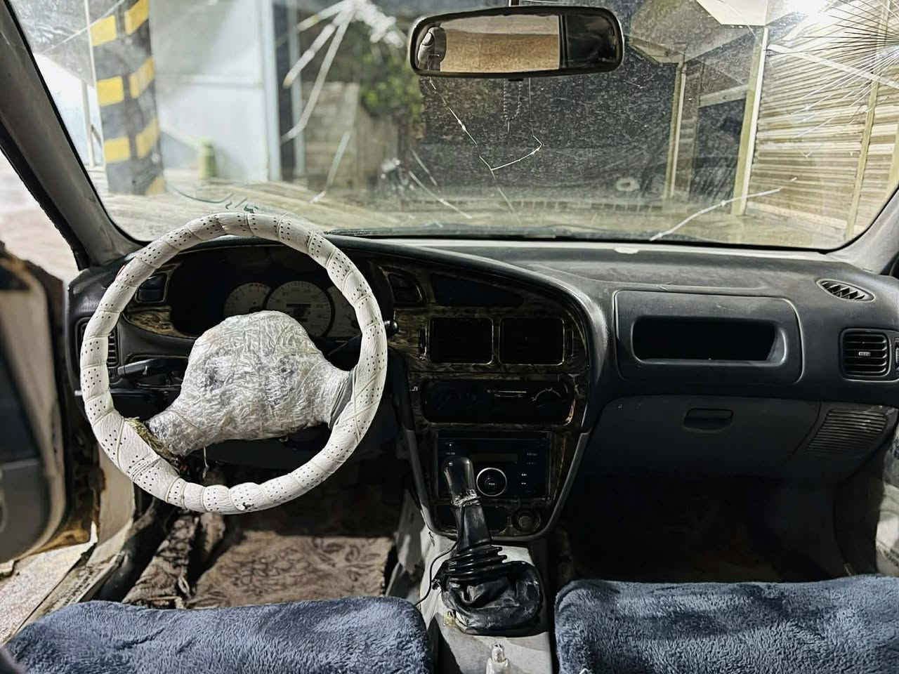 پڕۆتۆن  بۆ فرۆشتن یان گۆڕینەوە  گێڕو مەکینەو موسو براوەو  ماڵی مەدەنی بەشەرت سەیارەکە هەیکەلو شتی زۆر جوانە تەنها دەحمی دواوەی هەیە  چوار تایەو ویلی لۆکی لەسەرە پاتری لۆکە  سەیارەکە هەتا بڵێی مەزبوتوو توندە   سەیارەکە حلوجە سحری 13گەلاو مەحامەلە. گۆڕینەوەش دەکەم بەشتێک بە دڵم بێت شوێن چواقورنە ڕانیە ژم***********
