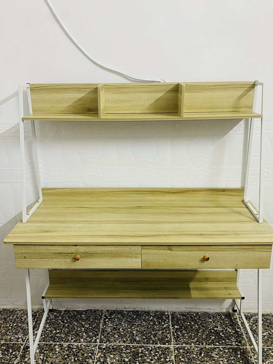 ميز دراسة بسيط بسعر مناسب ب50 مستخدم قليل ***********
مكاني حي التراث مقابيل 3ع 10
