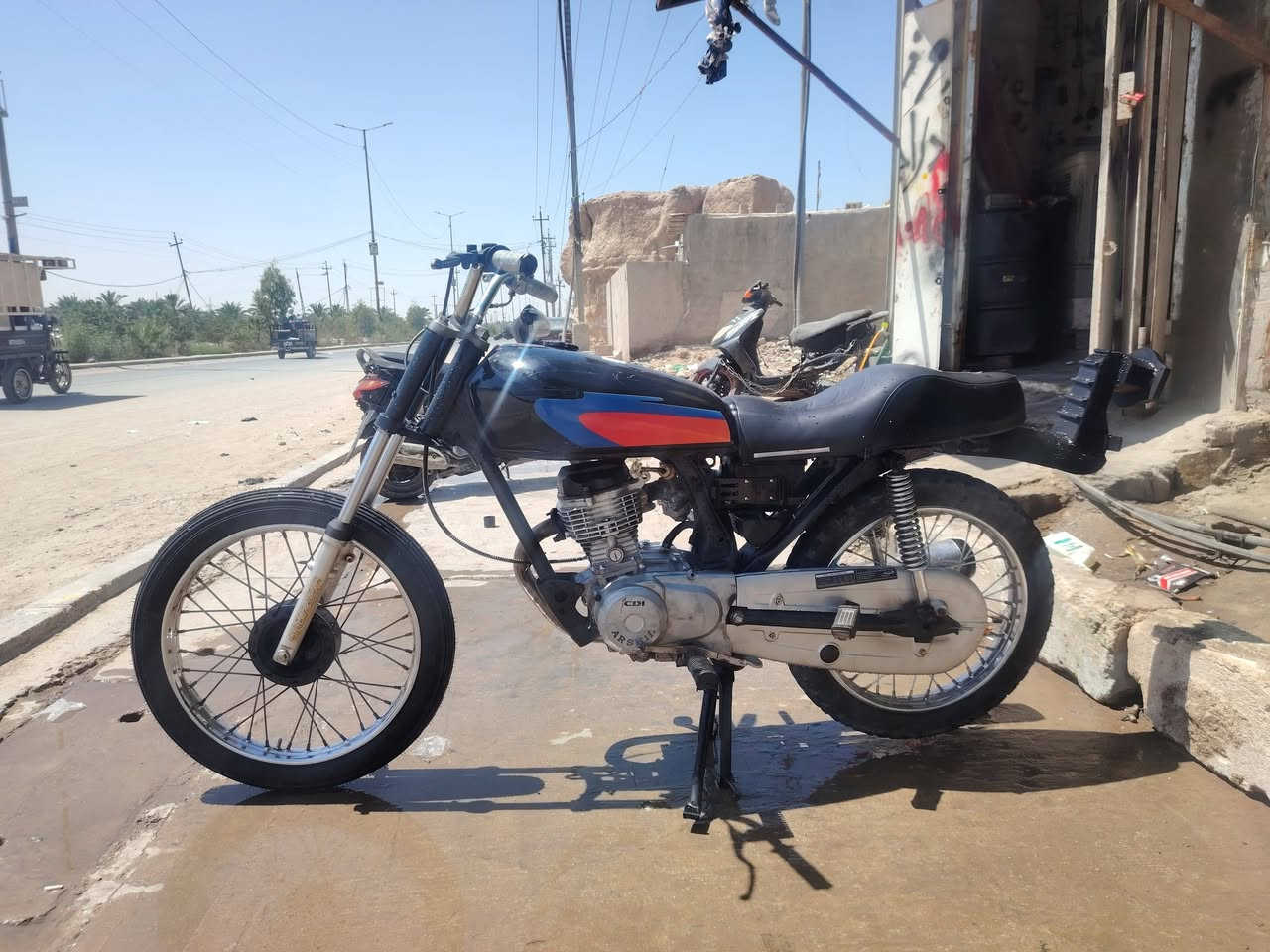 السلام عليكم دراجه كلك للبيع السعر 300 وبيها مجال العنوان نجف شارع المدينه
***********

