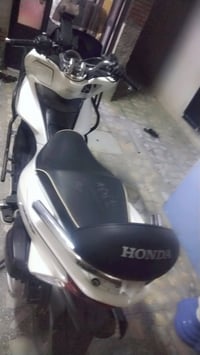 دراجه  pcx للبيع جيل الثاني ياباني مكفوله كفاله عامه الدراجه نضيفه ومر...