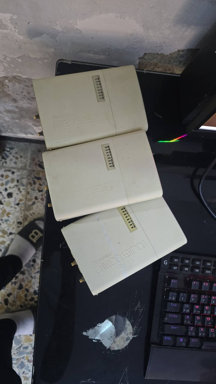 وجبة غراض انترنت مستخدمة للبيع
لنكات مايكرو ويف 1 كيكا 
دشات 30 ubnt ب 75 الف
سكترات 120 ubnt ب 50 الف
سكترات 90 ubnt ب 50 الف
912 ب 40 الف
لنك 5XHD
لنك اكسترون 1 كيكا
صحن بوربيم فارغ فقط صحن ب 5 الاف
سكترات تيتانيوم 2.4 القطعة ب 25 الف
روكت xw 2.4 ب 60 الف
912 تردد 2.4 ب 45 الف
عاكسة مكزما 1500 ب 125 الف
كيو ارتي 5 ب 75
عاكسة مكزما 48فولت 4000VA ب 250 الف
هبات تندا جديد 8 بورت ب 5 الاف
هبات سيسكو حديد ب 15 الف
1072 مايكروتك
يوبي اس مكزما 6kva
بطاريات نيوماكس نص عمر ب 150 الف 
بور سبلاي 24 فولت ب 15 ألف
بورسبلاي 36 فولت ب 25 ألف
2011 مايكروتك
1100 مايكروتك
951 مايكروتك
750 مايكروتك
سيسكو بورتين كيكا ب 35 ألف
1009 بلص. ب 500 ألف
حديد 35
حديد 45
يونيفاي مش برو ب 75
سويجات unv ينطي بور 48V ب 50 الف
يوبي اس فاربر 1500 نقص بطاريات ب 50 الف

يوجد توصيل كافة المحافظات 

***********
