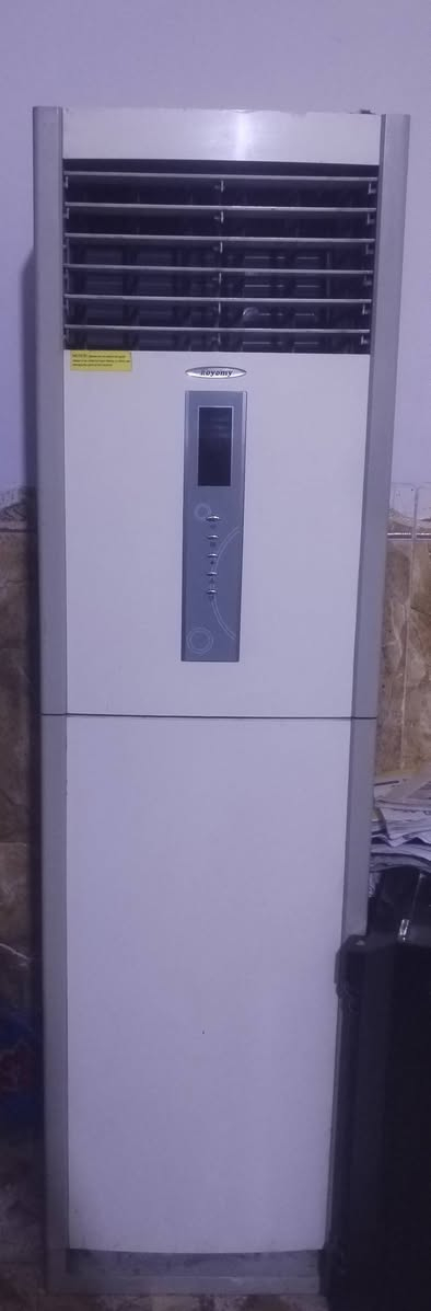 سبلت كنتوري للبيع سعره400 نهايته. 2400طن يحتاجله بس غاز. العنوان بغداد مدينه الصدر الحبيبيه الرقم ***********
