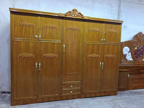 غرفة نوم عراقي شغل وسط سعرها بس 700مع شد ونقل واتساب راسلونة وتدللون ***********
