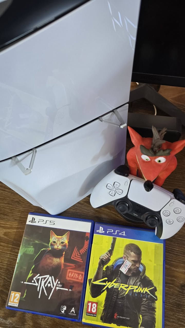 السلام عليكم
بلي ستيشن فايف سلم لامع CFI2000 ياباني للبيع

كلش نظيف ويا الجوستك الاصلي وكارتونته وكل غراضه الاصلية

ويا لعبتين سايبر بانك و ستراي اقراص 

للبيع ب 640 الف

مكاني المنصور 

***********

الجوستك الاسود اصلي ب 55 الف
